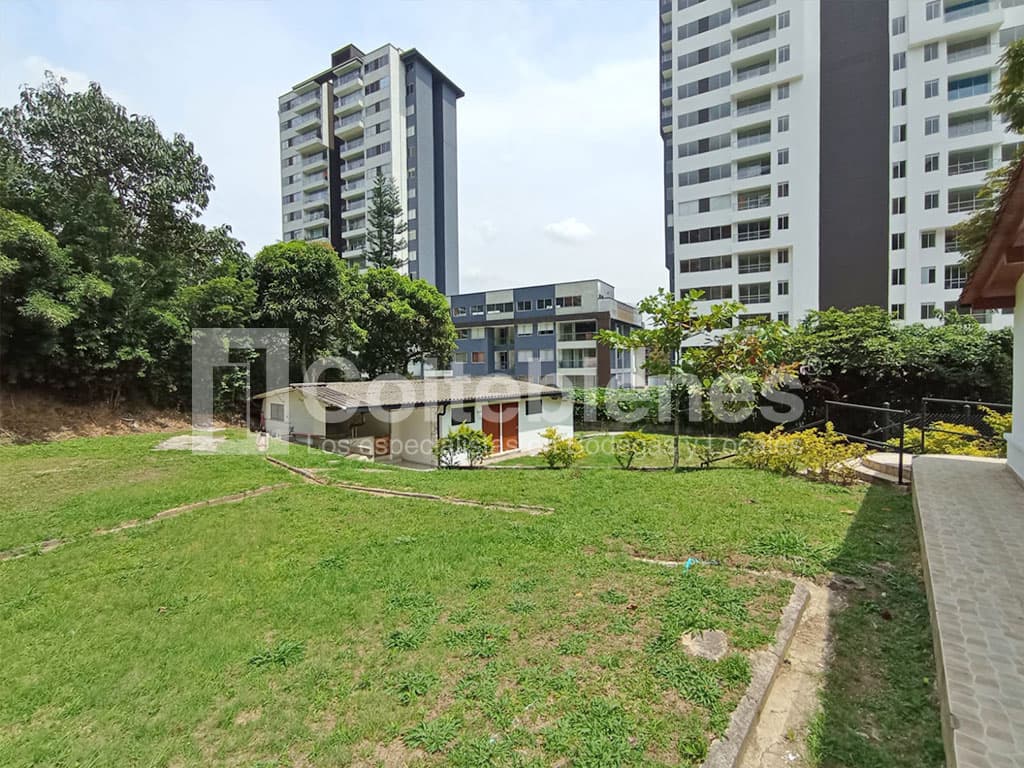 Arriendo de casa lote en Envigado foto 5