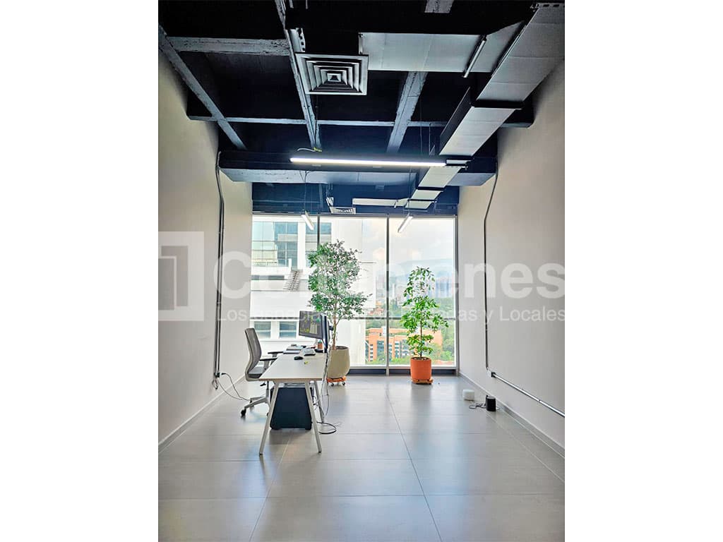 Oficina en venta en El Poblado-Medellín foto 2
