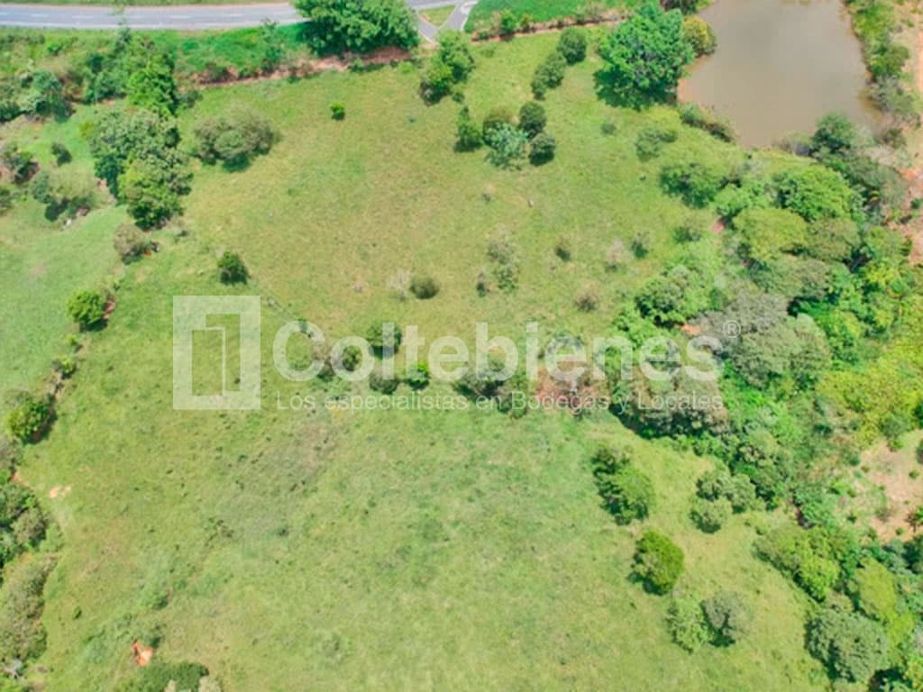 Venta-arriendo de lote cerca a Barbosa foto 2