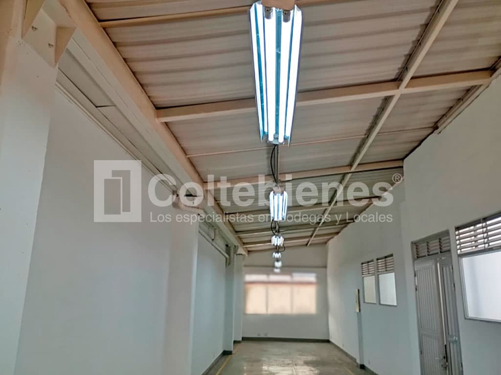 Bodega en arriendo en Itagüí-Antioquia foto 2