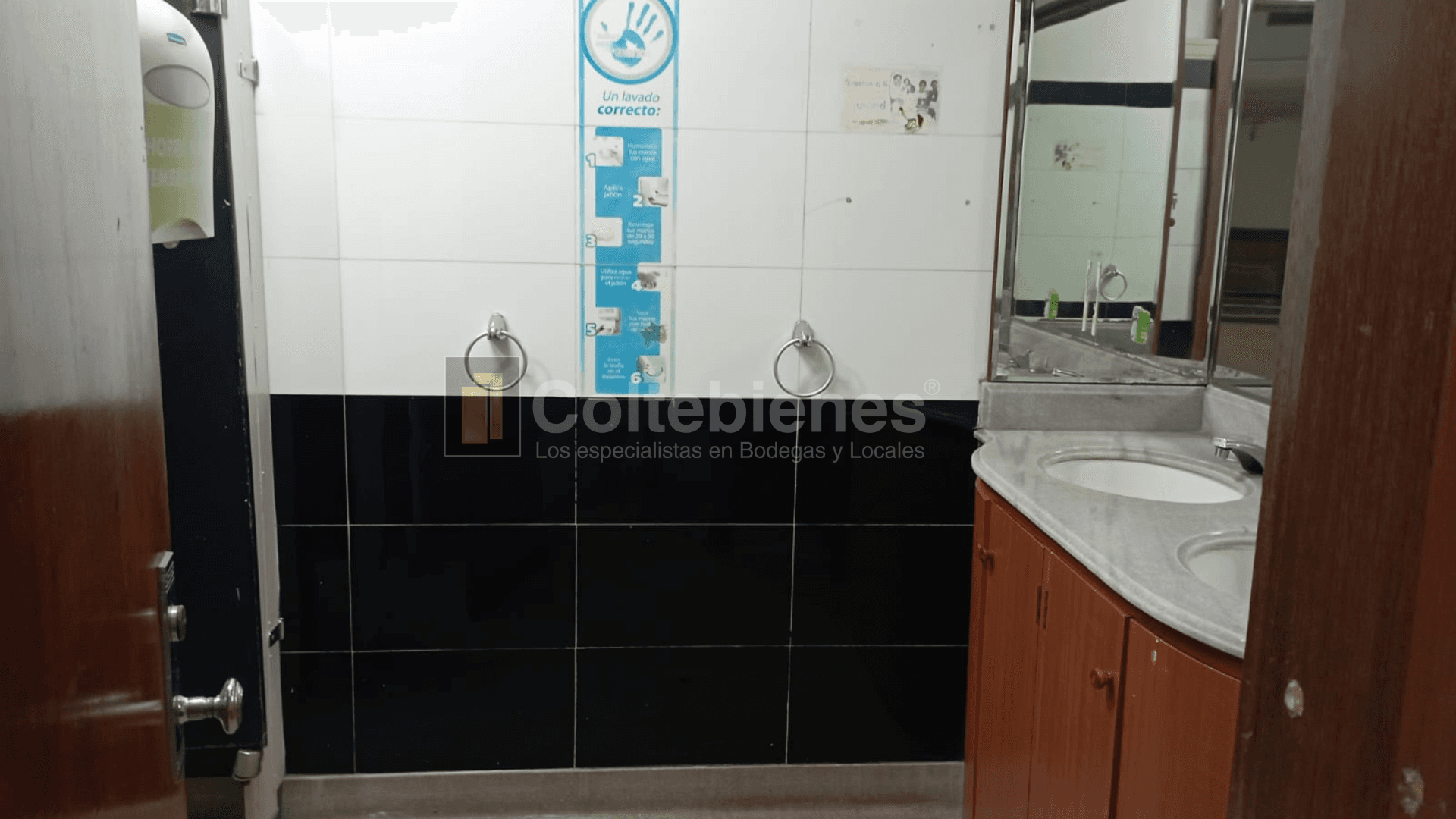Local en arriendo en el Centro-Medellín foto 3