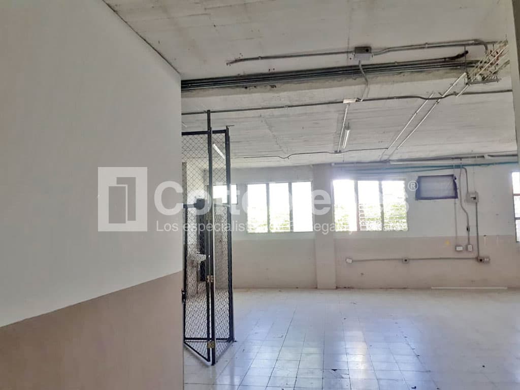 Venta de bodega en El Carmelo-Itagüí foto 3