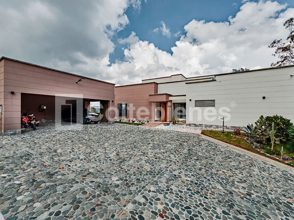 Casa finca en arriendo/venta en Envigado-Antioquia foto 2