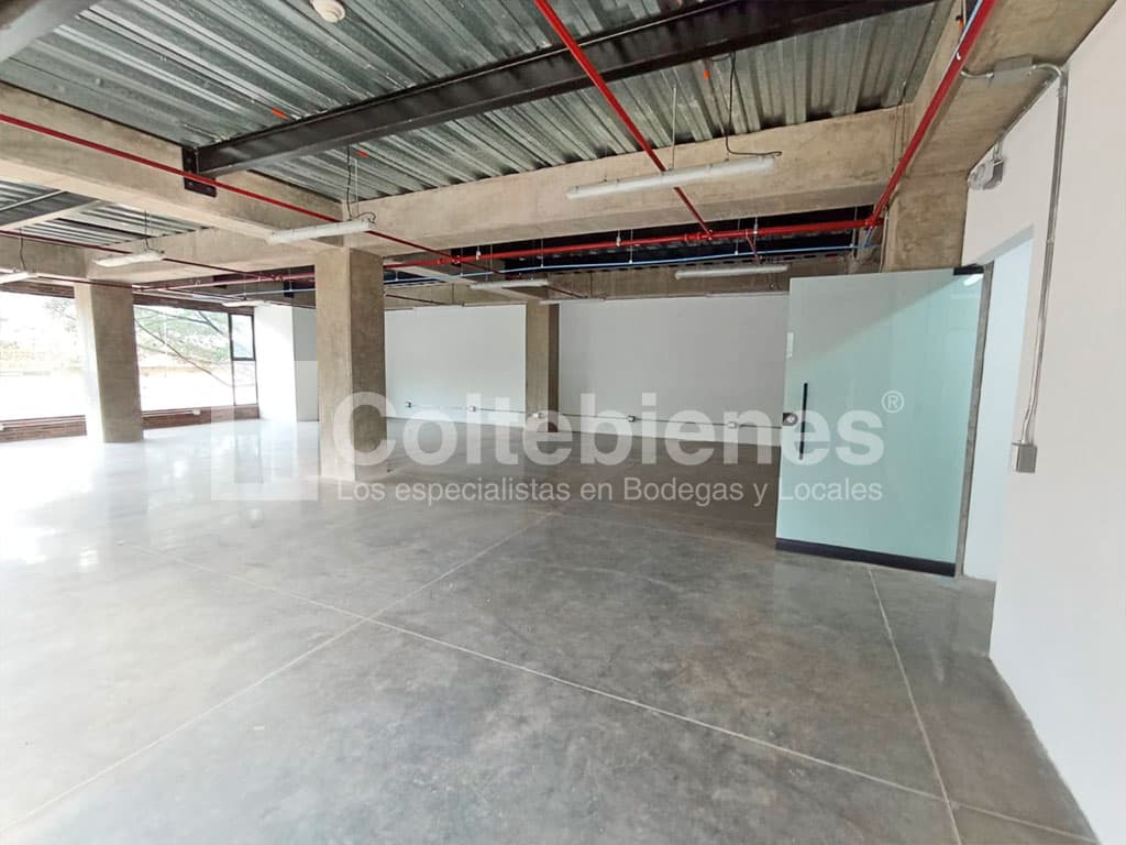 Local en arriendo en Medellín-Antioquia foto 3