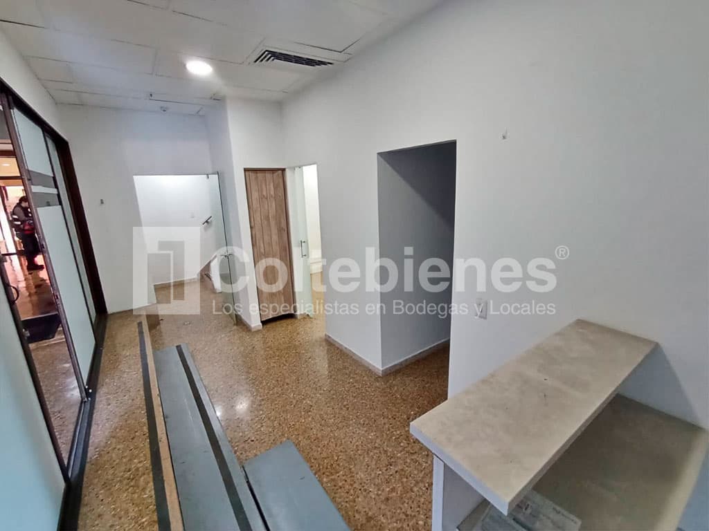 Local en arriendo/venta en La Candelaria-Medellín foto 2