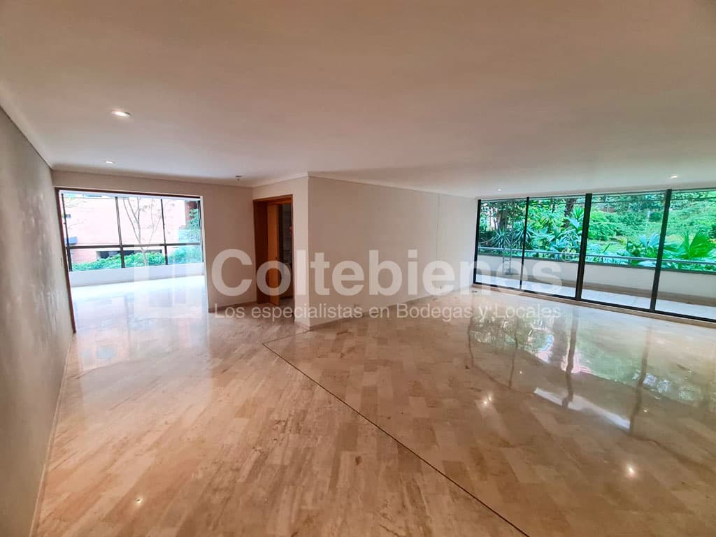 Apartamento en arriendo en El Poblado-Medellín foto 3