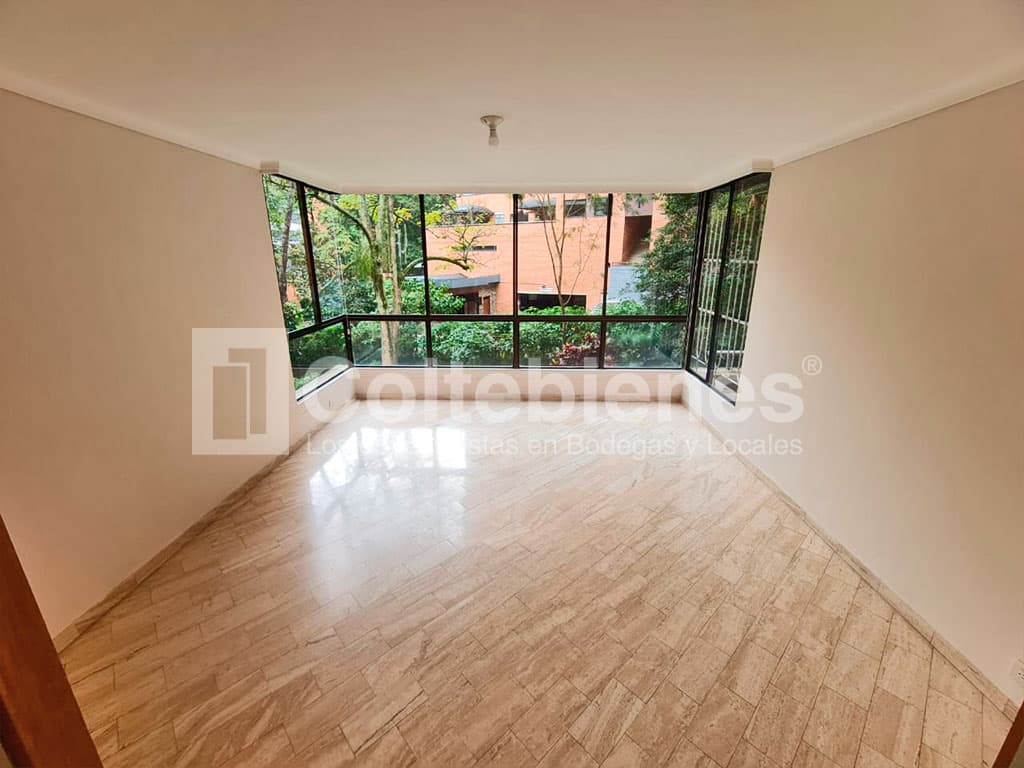 Apartamento en arriendo en El Poblado-Medellín foto 4
