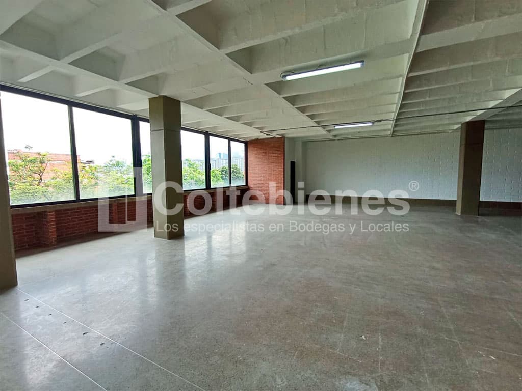 Local en arriendo en Guayabal-Medellín foto 3