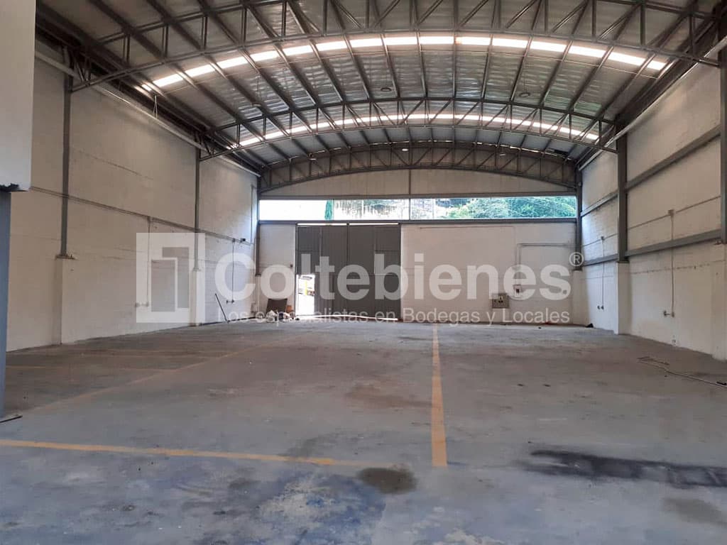 Bodega en arriendo en La Estrella-Antioquia foto 2