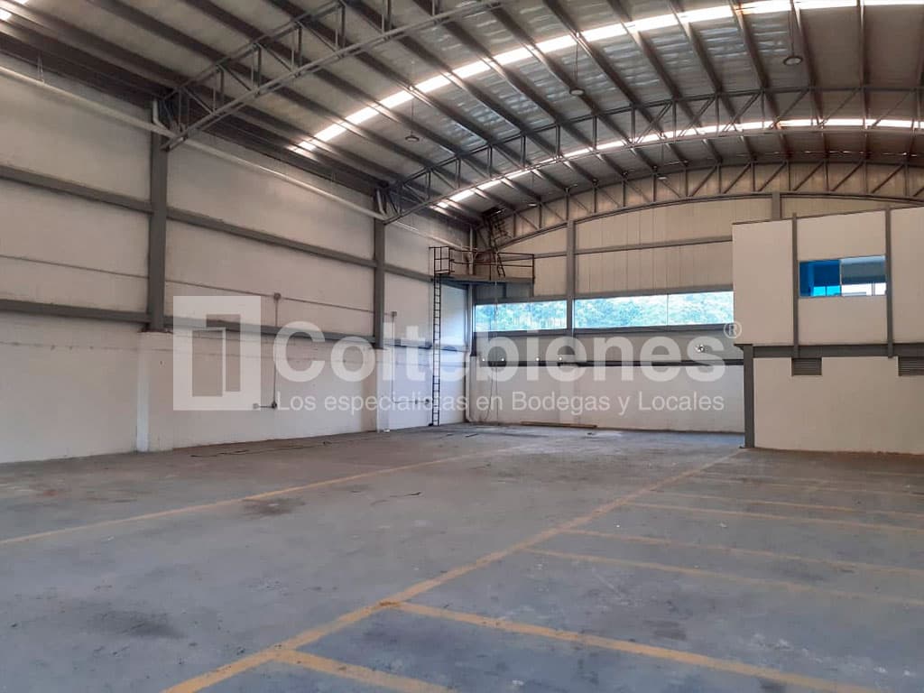 Bodega en arriendo en La Estrella-Antioquia foto 3