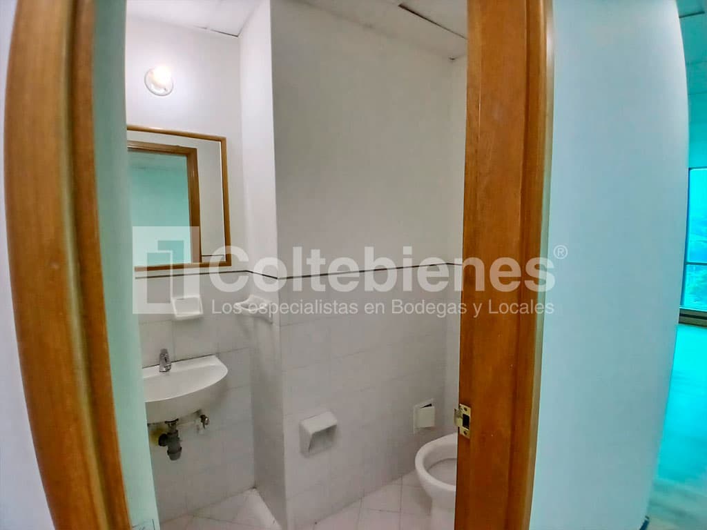 Oficina en arriendo/venta en El Poblado-Medellín foto 4