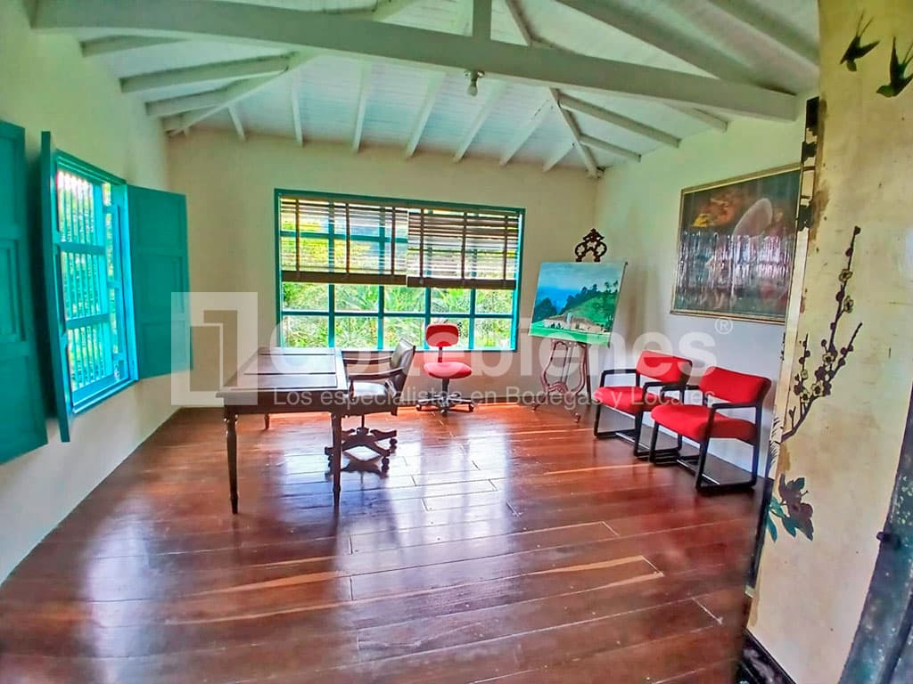 Casa campestre en arriendo en Envigado-Antioquia foto 2