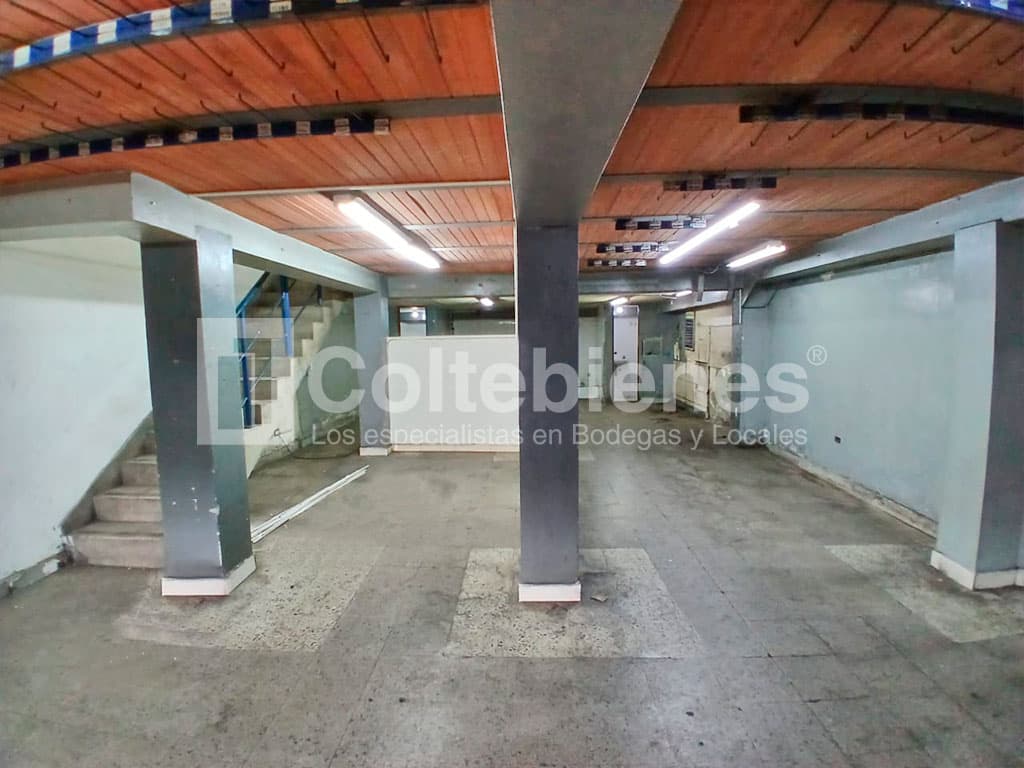 Local en arriendo en Barrio Triste-Medellín foto 2