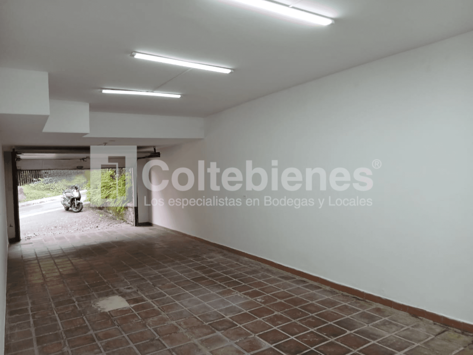 Casa comercial en arriendo en El Poblado-Medellín foto 3