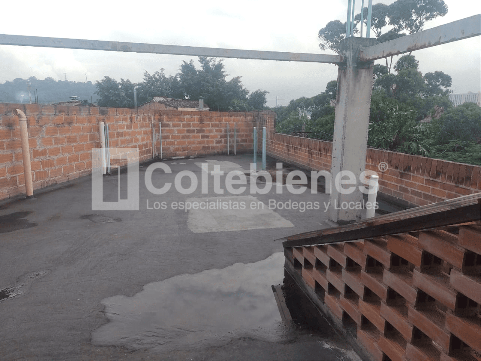 Edificio en venta en Trinidad-Medellín foto 2
