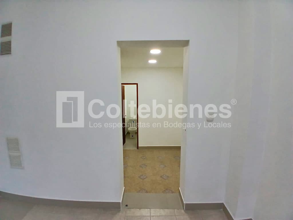Local en arriendo en el Centro de Envigado foto 3