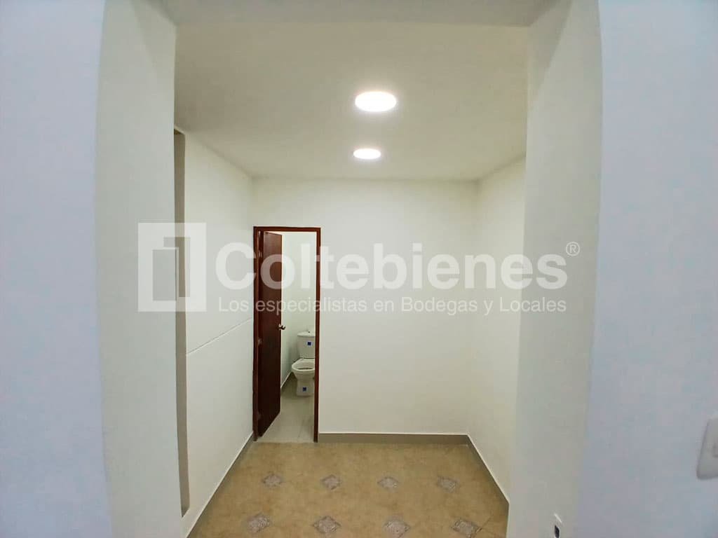 Local en arriendo en el Centro de Envigado foto 4