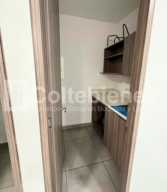 Oficina disponible para arriendo en el sector de El Poblado foto 3