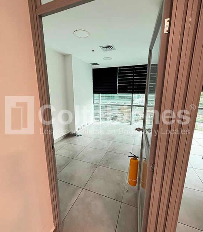 Oficina disponible para arriendo en el sector de El Poblado foto 4