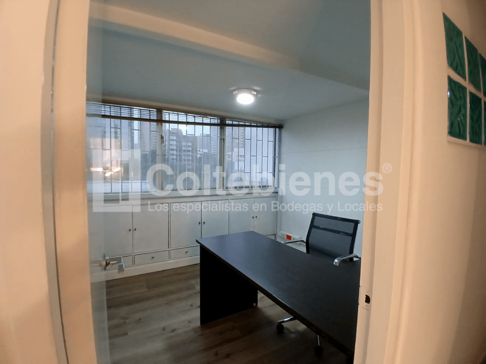 Oficina en arriendo en El Poblado-Medellín foto 4