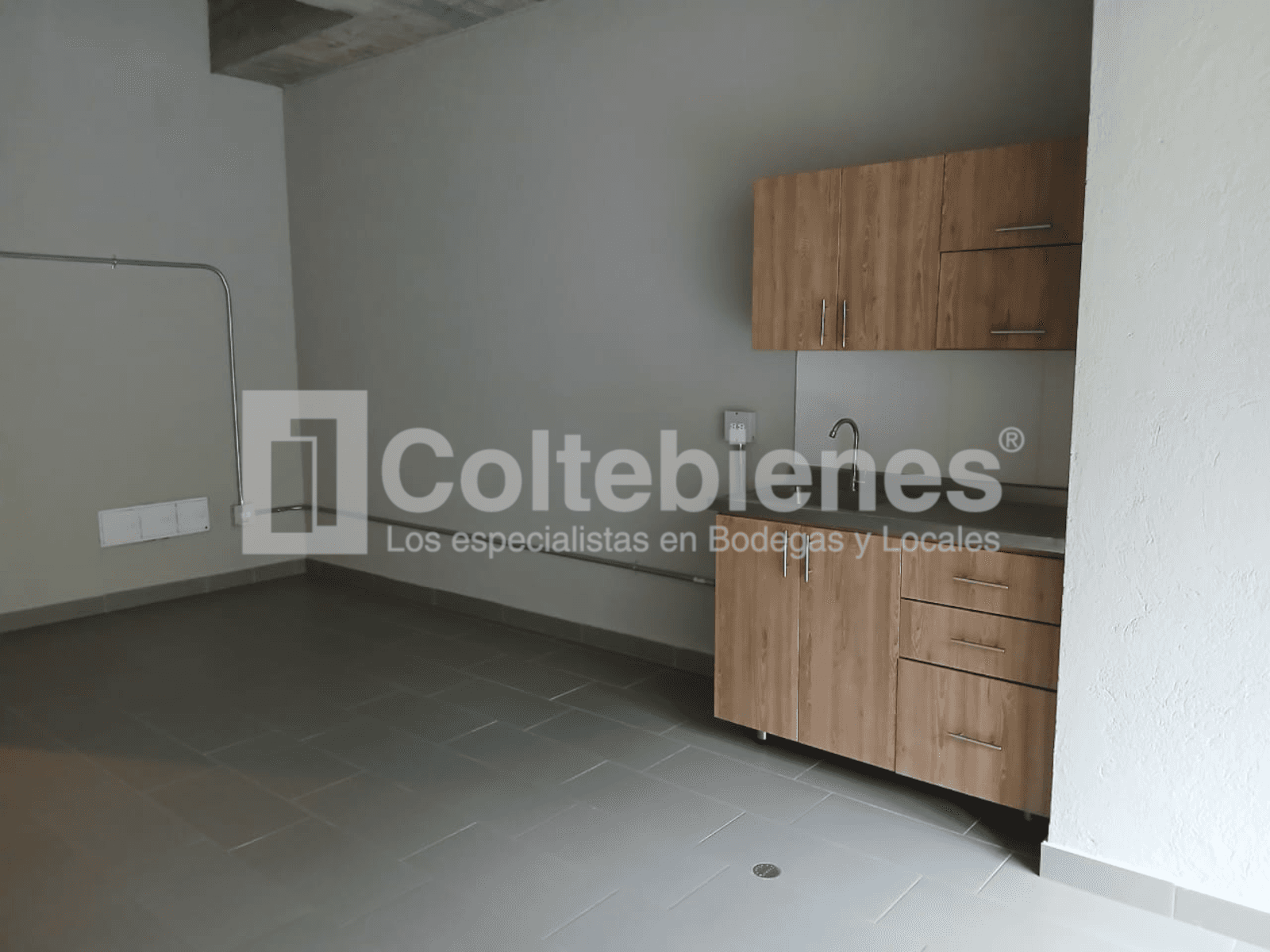 Oficina en edificio empresarial en venta en el sector de El Poblado foto 5