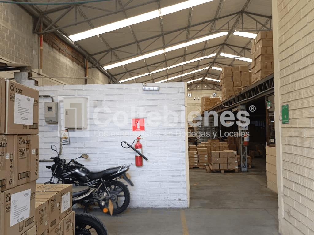 Bodega en arriendo/venta en Itagüí-Antioquia foto 2