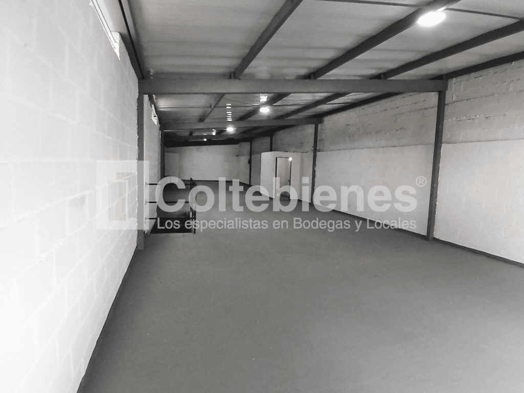 Bodega nueva en venta en Cristo Rey-Medellín foto 2