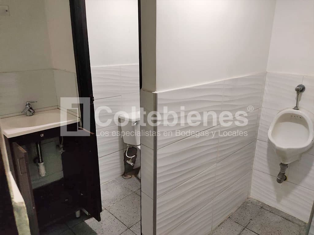 Local en arriendo en Envigado-Antioquia foto 4
