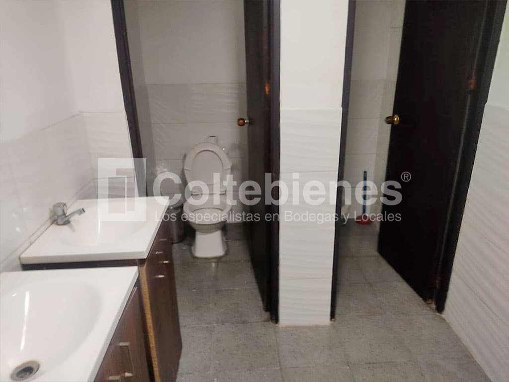 Local en arriendo en Envigado-Antioquia foto 5