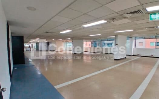 Moderna oficina en arriendo/venta en El Poblado-Medellín