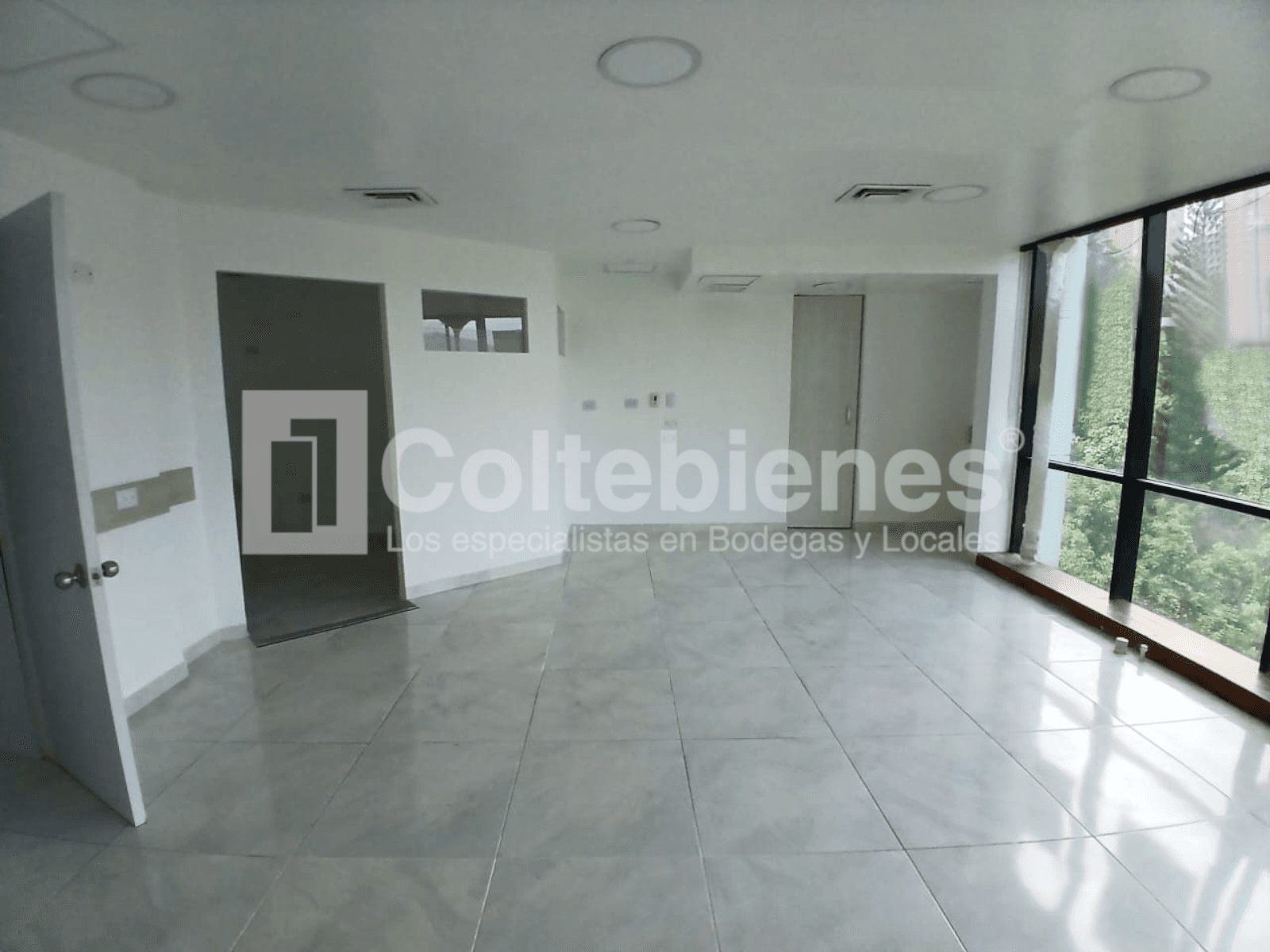 Oficina en arriendo/venta en El Poblado-Medellín foto 3