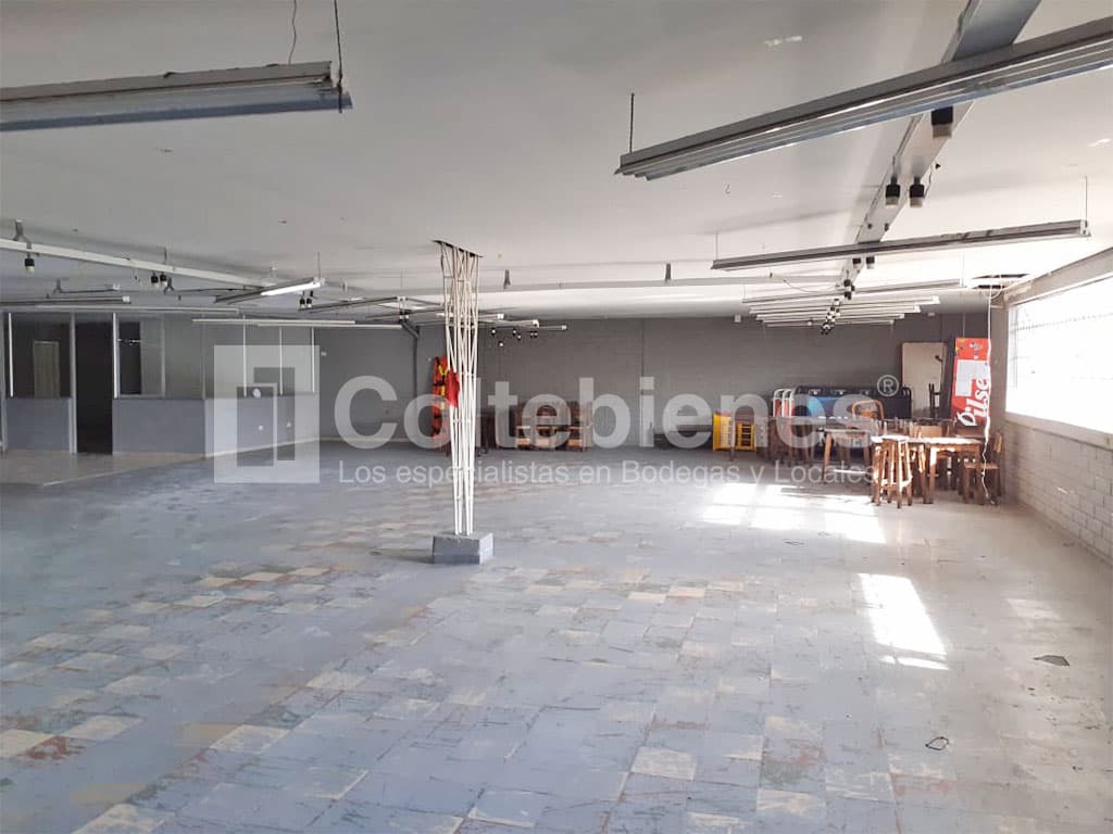 Arriendo de bodega en Barrio Colombia-Medellín foto 2