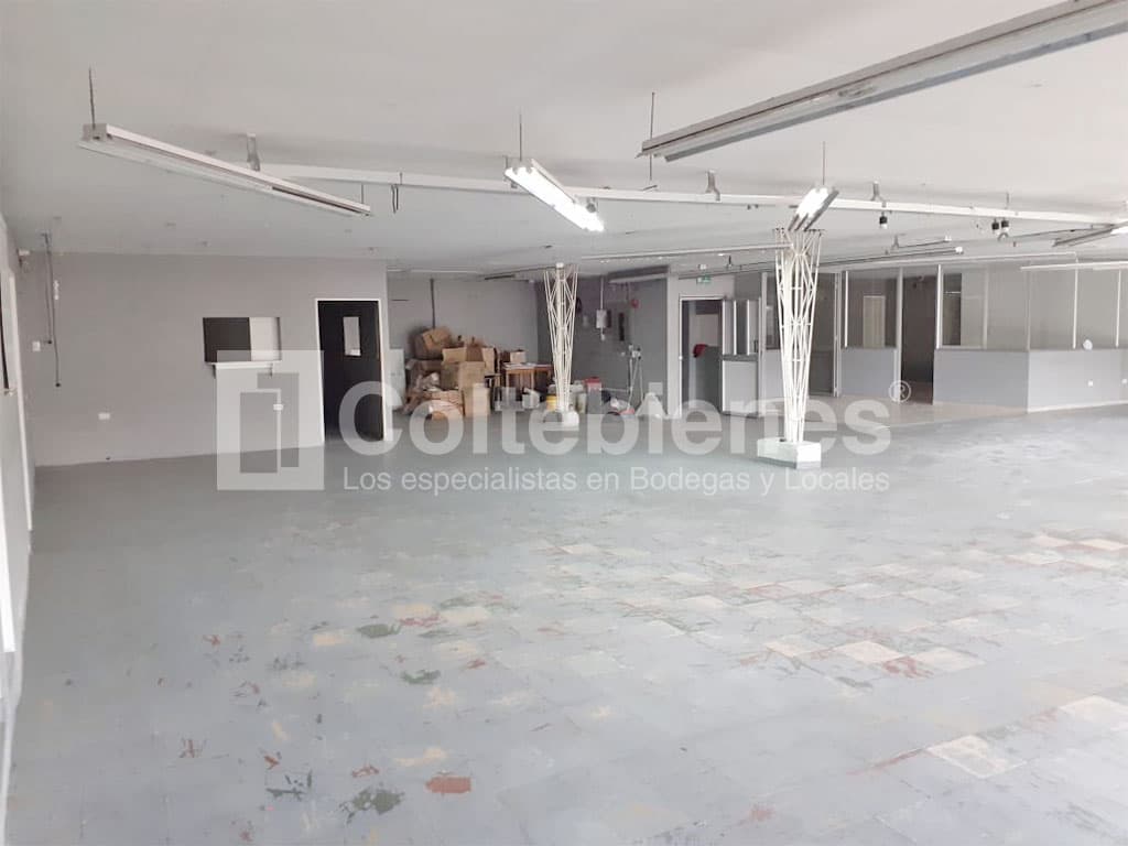 Arriendo de bodega en Barrio Colombia-Medellín foto 3