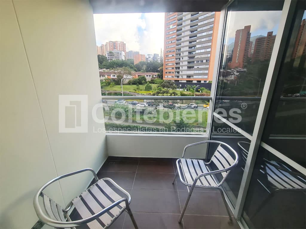 Apartaestudio amoblado en arriendo en Los Balsos-El Poblado foto 4