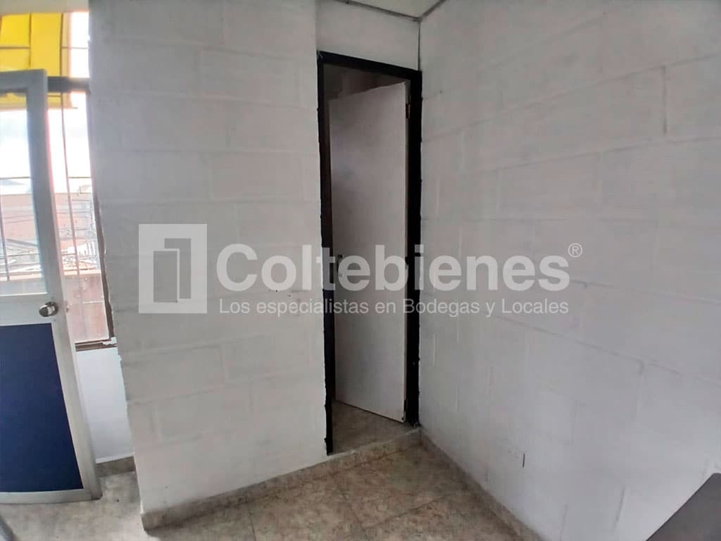 Venta de bodega en El Carmelo Itagüí con excelente ubicación foto 5