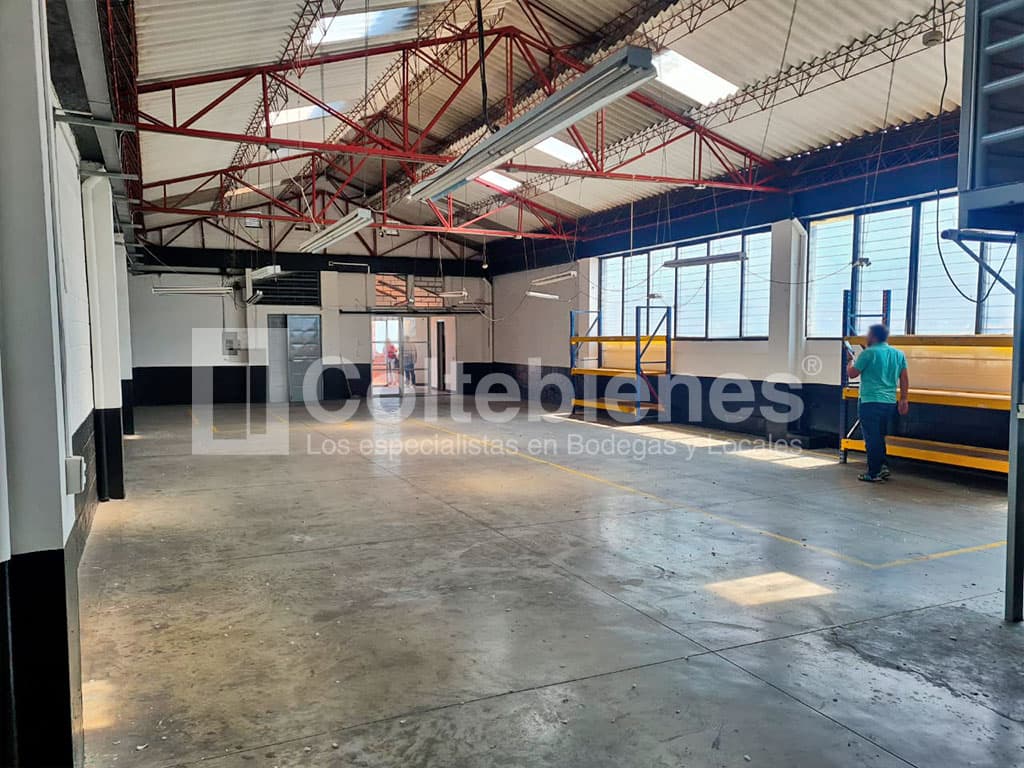 Bodega en arriendo en El Carmelo-Itagüí foto 3
