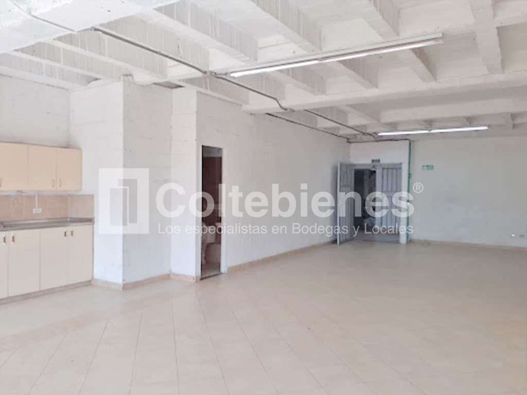 Bodega en arriendo en zona comercial de Guayabal-Medellín foto 2
