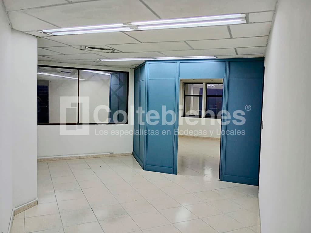 Arriendo de oficina en La Alpujarra-Medellín foto 2