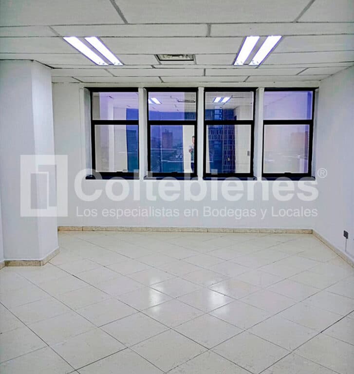 Arriendo de oficina en La Alpujarra-Medellín foto 3