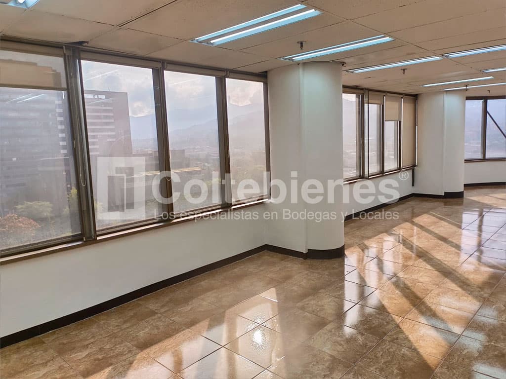 Oficina en arriendo en Castropol-El Poblado foto 3
