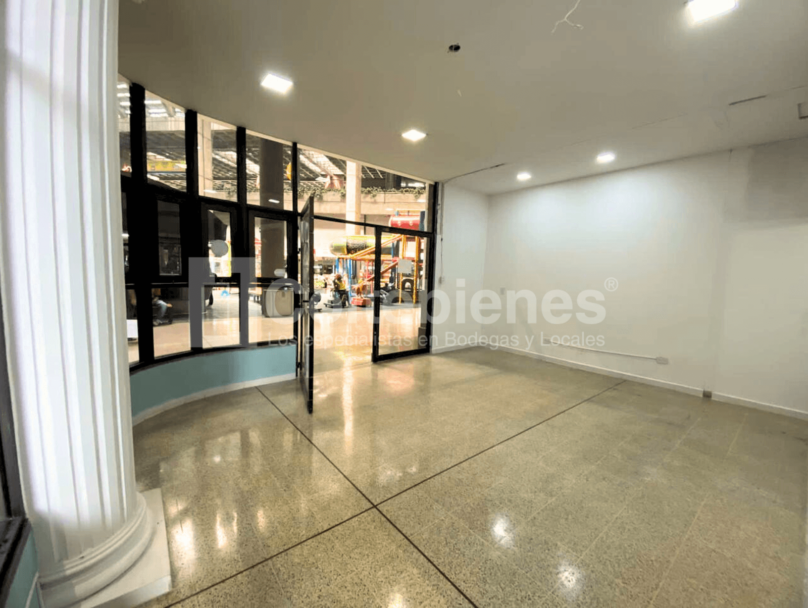Local esquinero en arriendo en Guayabal-Medellín foto 2