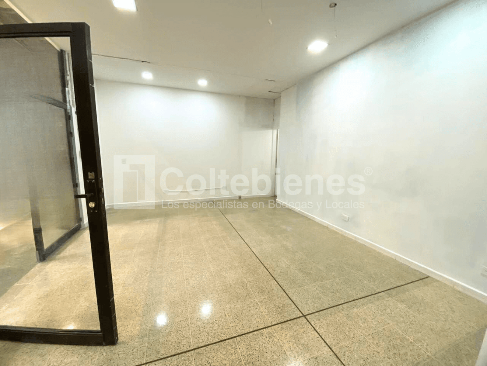 Local esquinero en arriendo en Guayabal-Medellín foto 3