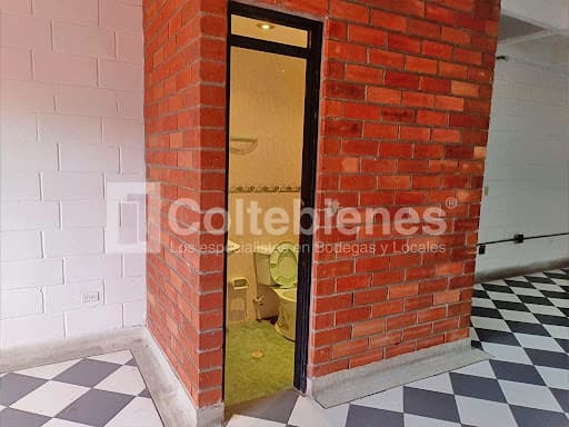 Bodega en arriendo en Santa Fe Medellín foto 2