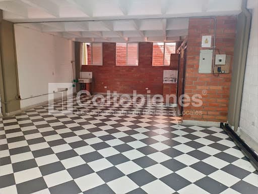 Bodega en arriendo en Santa Fe Medellín foto 5