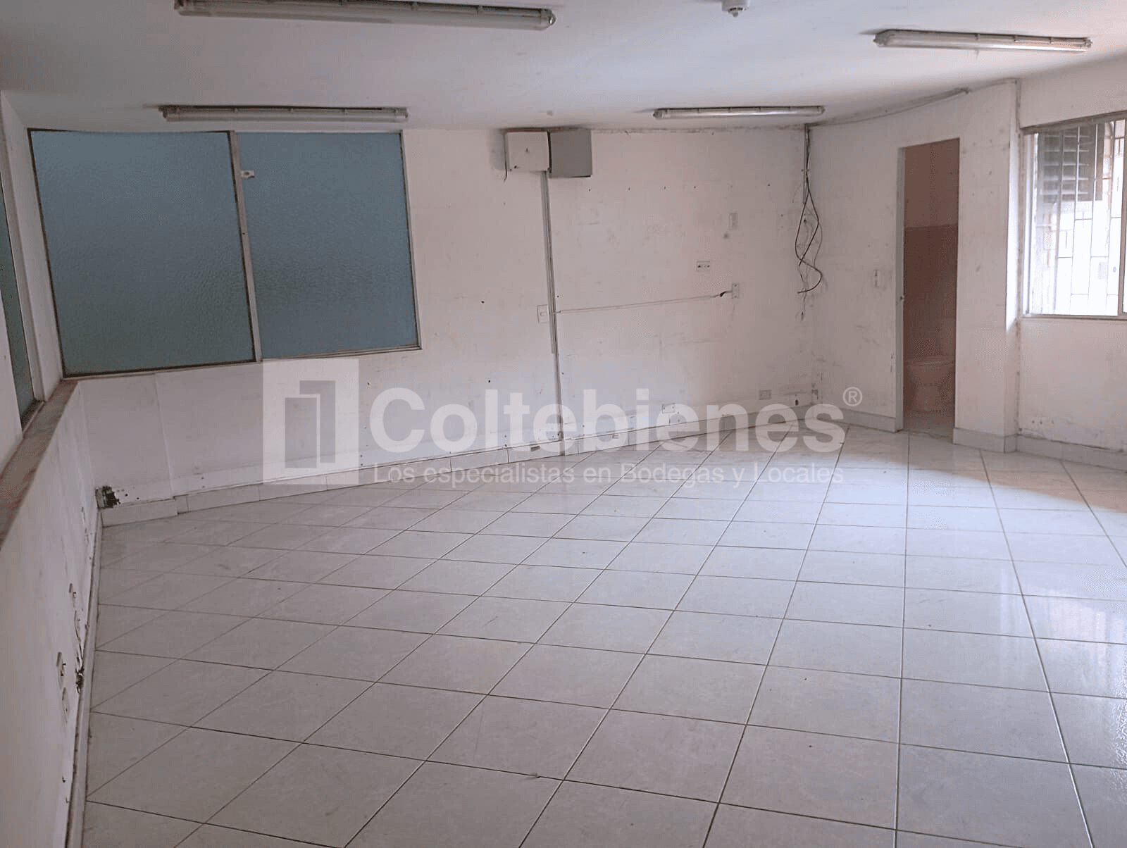 Bodega en arriendo en Poblado-Medellín foto 3