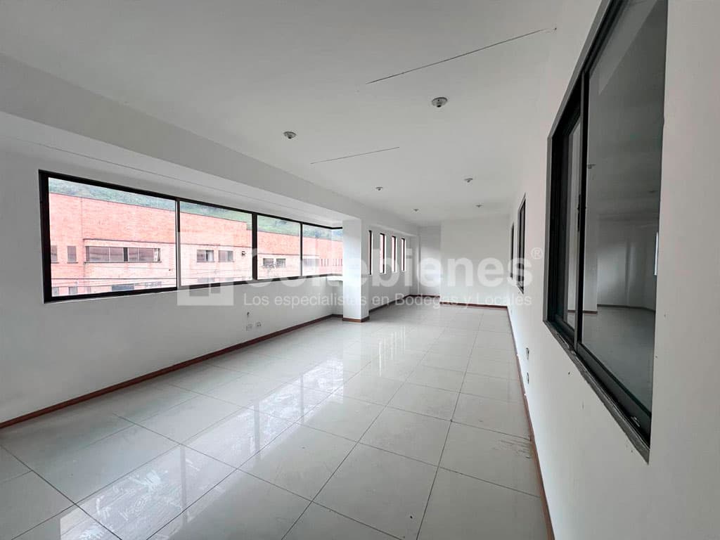 Bodega de 662 m² en arriendo en Girardota-Antioquia foto 3