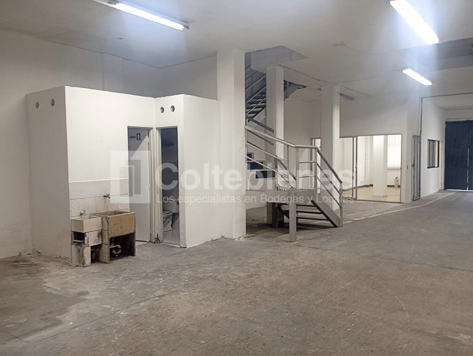 Bodega en arriendo con excelente ubicación en Barrio Colombia-Medellín foto 3