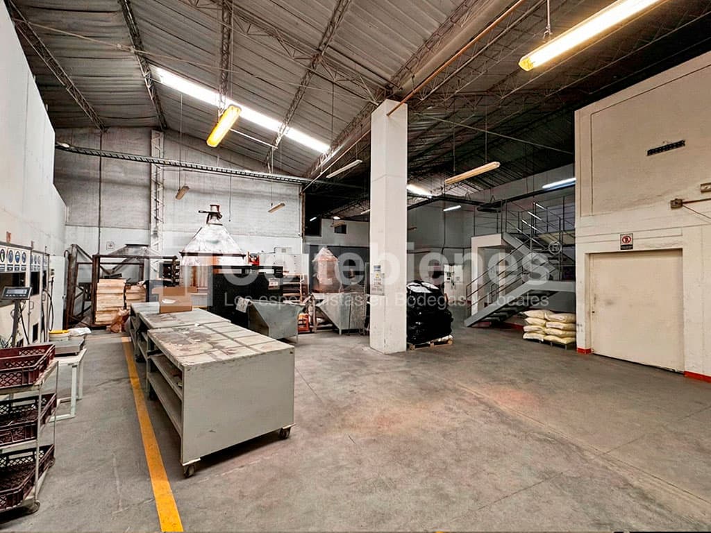 Arriendo de bodega en Guayabal-Medellín foto 2