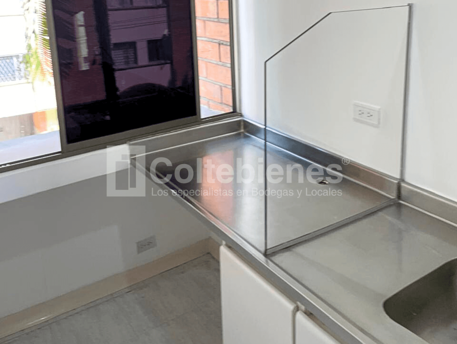 Oficina en arriendo en Conquistadores-Medellín foto 5