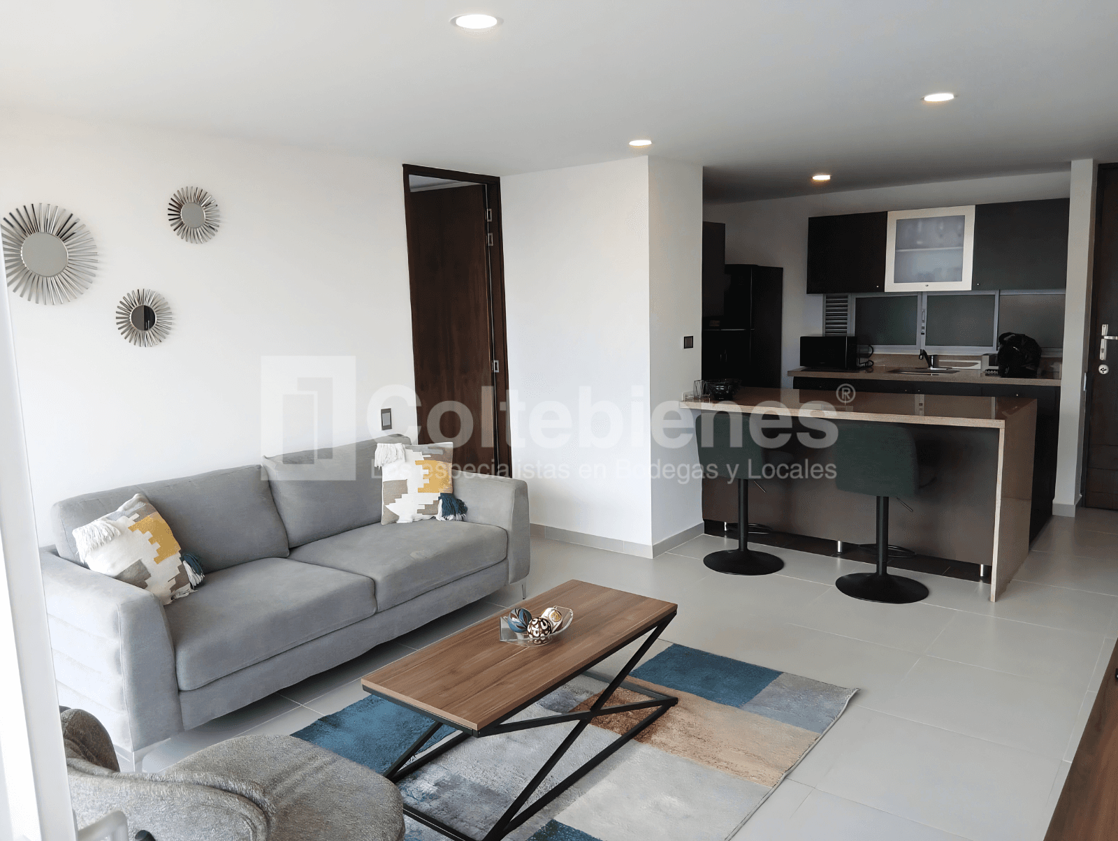 Hermoso apartamento en arriendo en El Poblado-Medellín foto 2